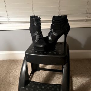 Black ankle booties size 8